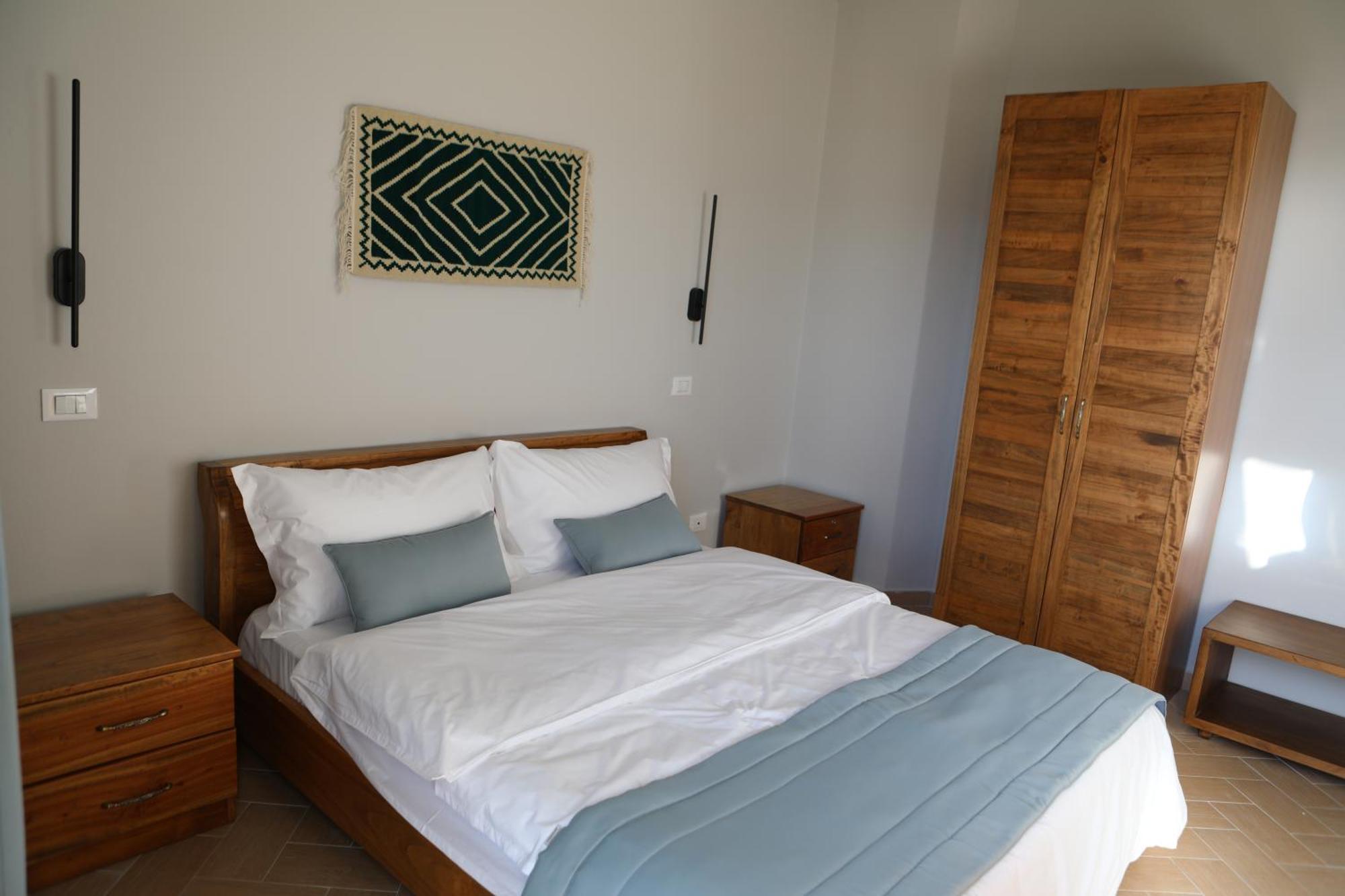 Doko 4* Radhimë